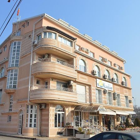 Vip Hotel Skopje - New Management Luaran gambar