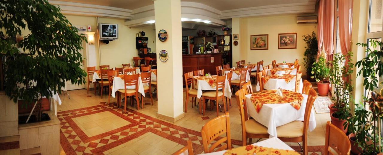 Vip Hotel Skopje - New Management Luaran gambar