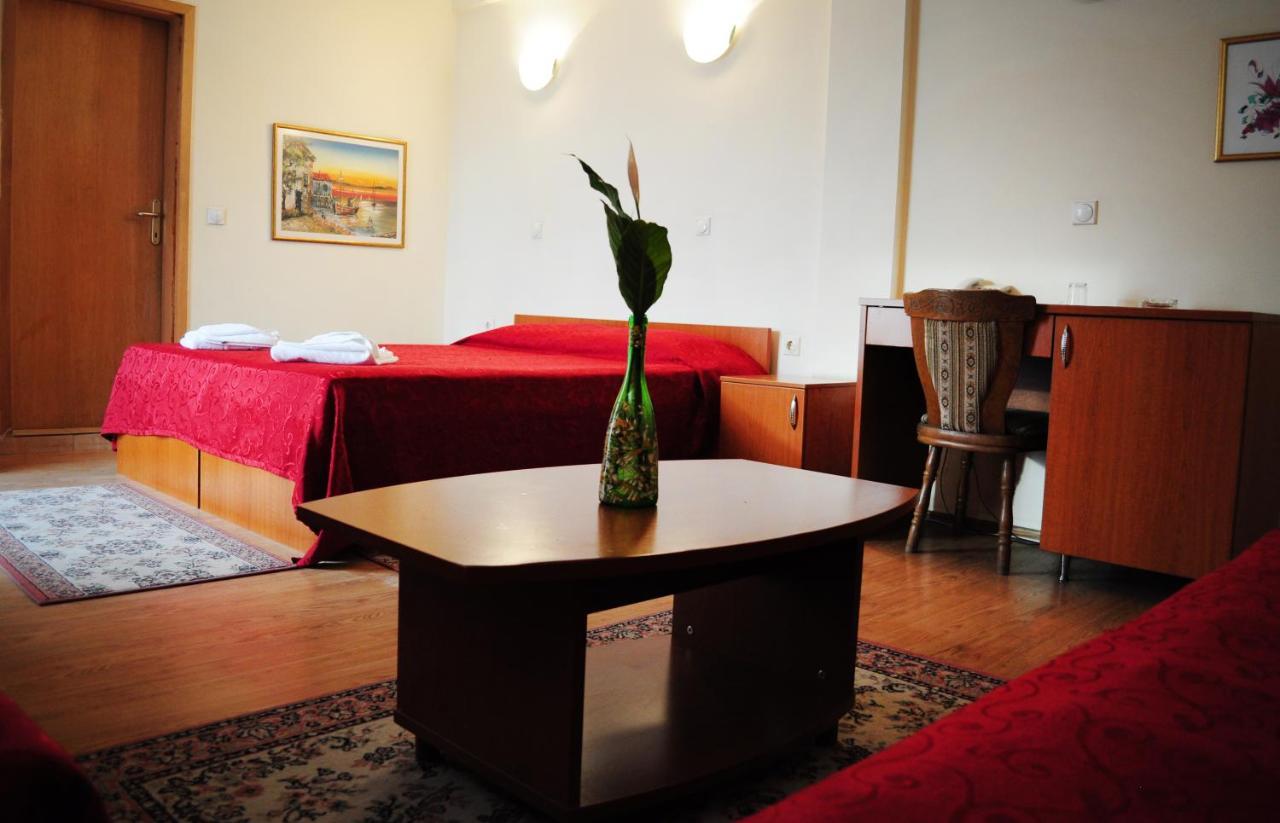 Vip Hotel Skopje - New Management Luaran gambar