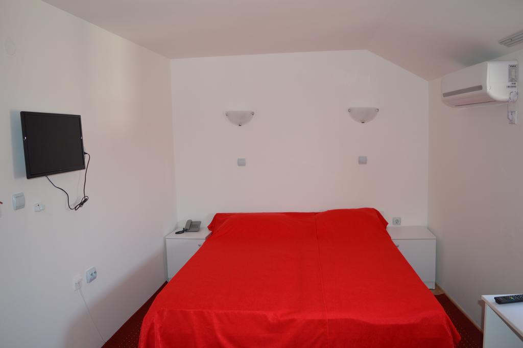 Vip Hotel Skopje - New Management Luaran gambar