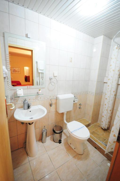 Vip Hotel Skopje - New Management Bilik gambar